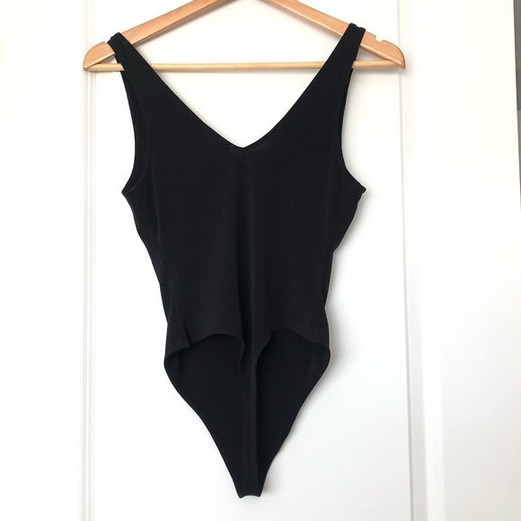 Leith | V-neck Thong Bodysuit - Picture 5 of 10